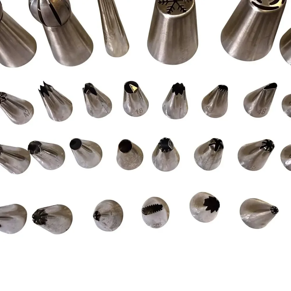 Vintage 55 Piece Cake Decorating Kit Metal Piping Tips Icing Nozzles AS IS